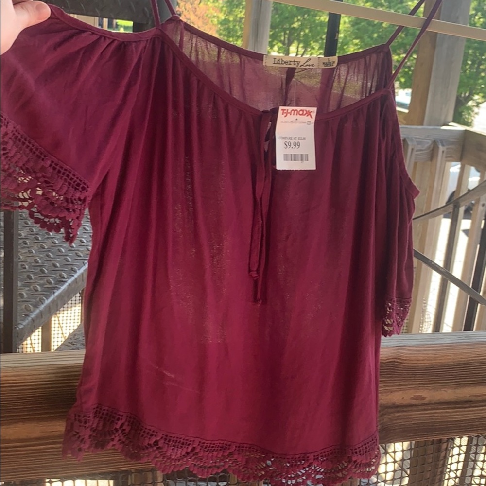 Brand new cold shoulder tee